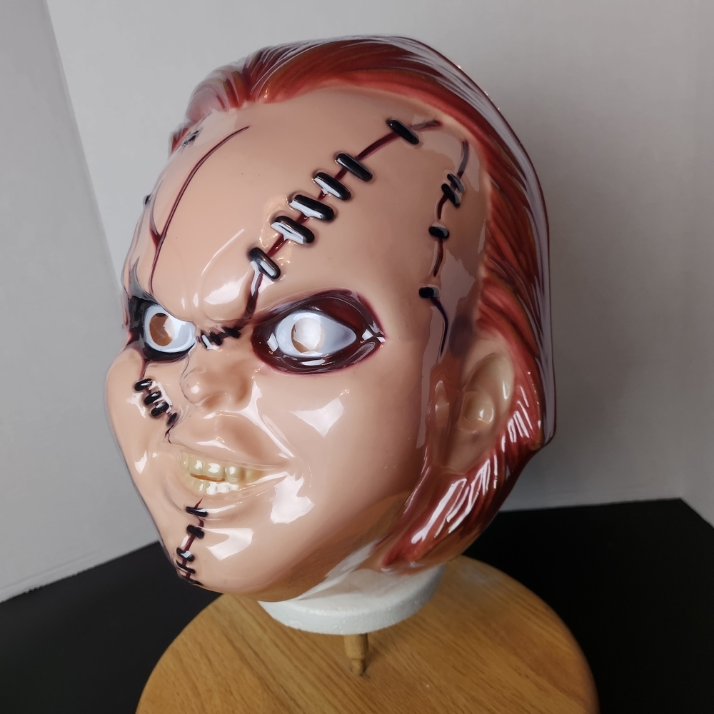 Halloween Mask CHUCKY Costume Universal City Studios MEMORABILIA - Picture 3 of 7